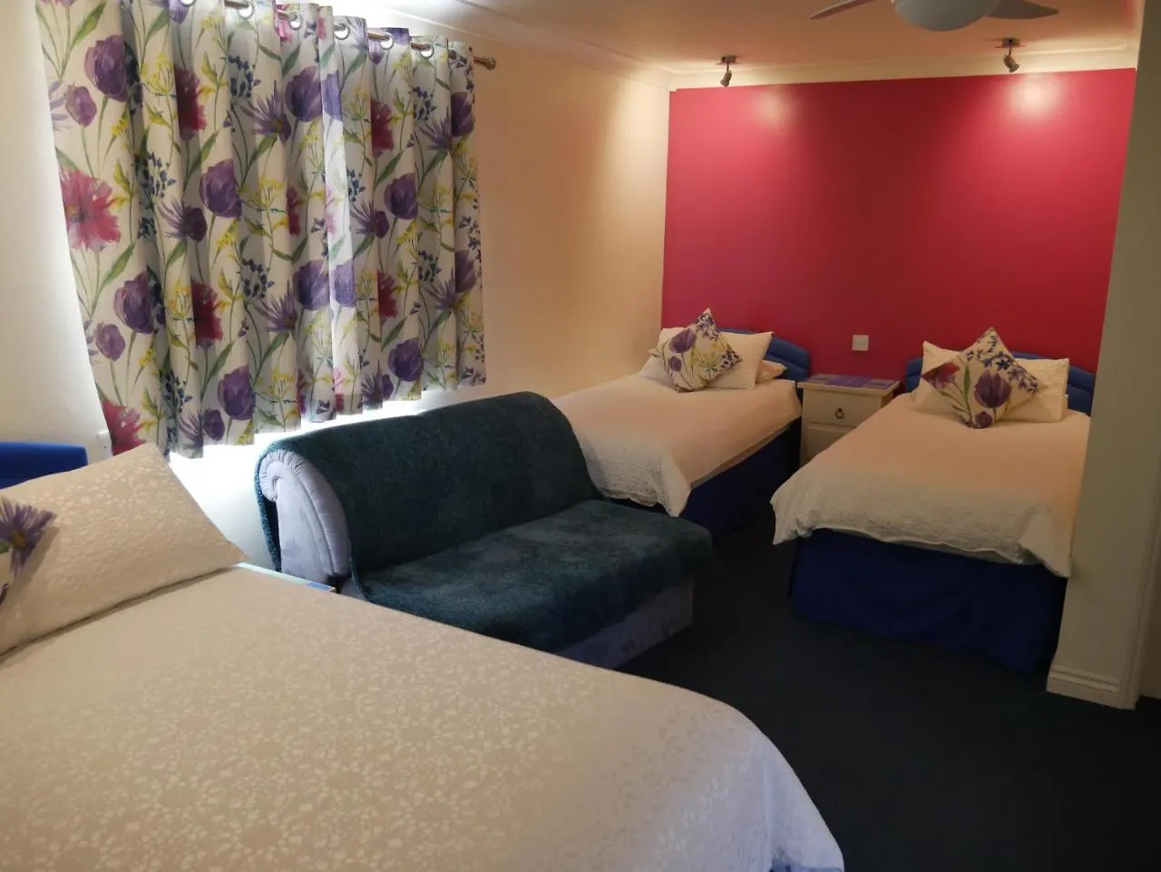 Bed and Breakfast Little Bullocks Farm Takeley 4*,